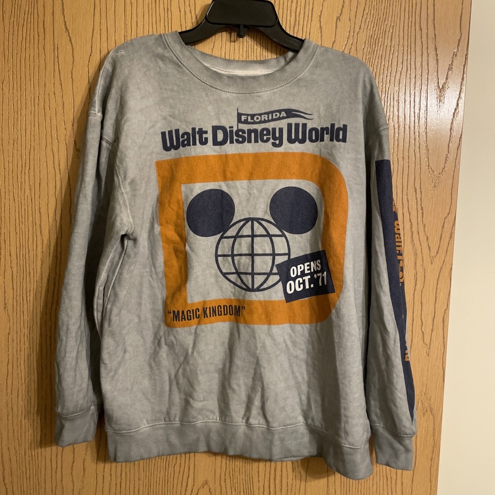 Women's The Walt Disney World Vaullt Collection Florida Magic Kingdom Gray Med
